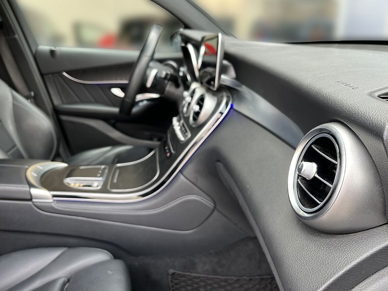 Mercedes-Benz GLC Coupé 200 d 4MATIC kupé AMG Li - fotka 18 z 21