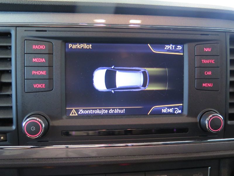 Seat Leon (2015) 2.0TDI FR,klima,navi,servis - fotka 12 z 29
