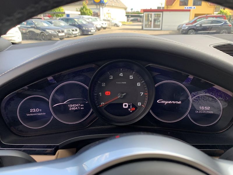 Porsche Cayenne (2019) 3.0i, 250KW, VZDUCH, ZÁRUKA - fotka 18 z 26