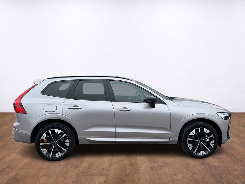 Volvo XC60 (2026) PLUS B5, kamery 360°, FULL LED - fotka 6 z 25
