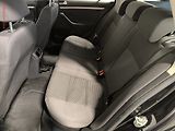 Volkswagen Golf (2011) 1.6 TDi, Trendline, navi - náhled 10