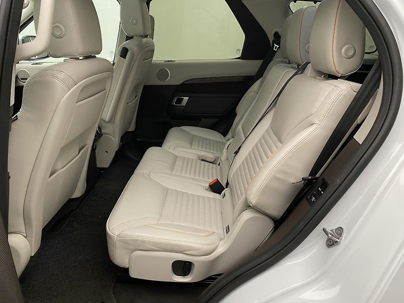 Land Rover Discovery TD6 HSE AWD AUT 7míst - fotka 5 z 44