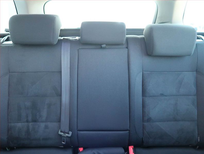 Volkswagen Golf (2010) 1.6 TDI, po STK, Tažné - fotka 10 z 14