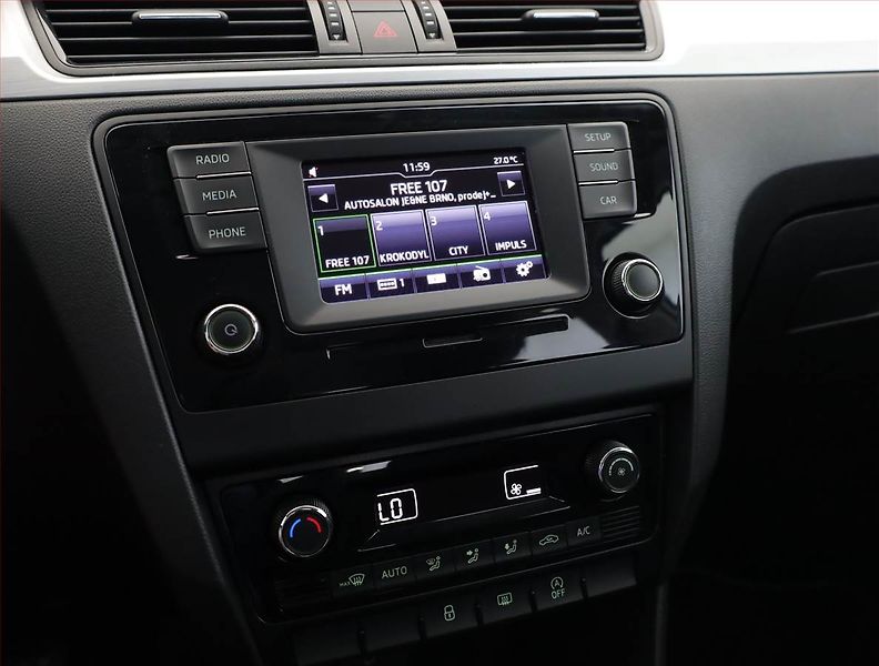 Škoda Rapid (2015) Spaceback 1.2 TSI, Tempomat - fotka 10 z 17