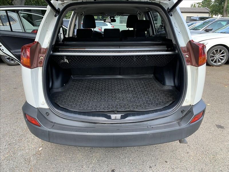 Toyota RAV4 2,2 D-4D AWD,ČR - fotka 24 z 25