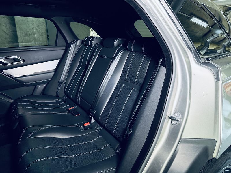 Land Rover Range Rover Velar (2018) P250*R-DYNAMIC*AWD* - fotka 33 z 39