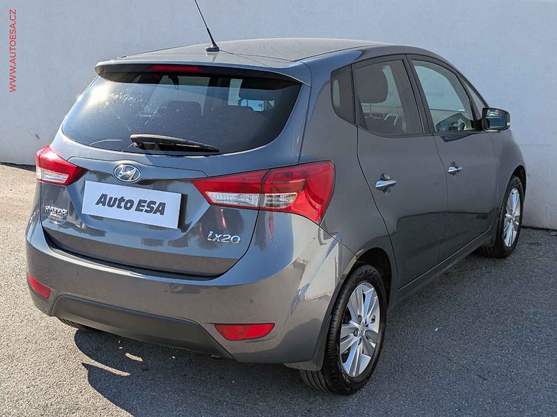 Hyundai ix20 (2011) 1.4 CVVT, 1.maj - fotka 4 z 15