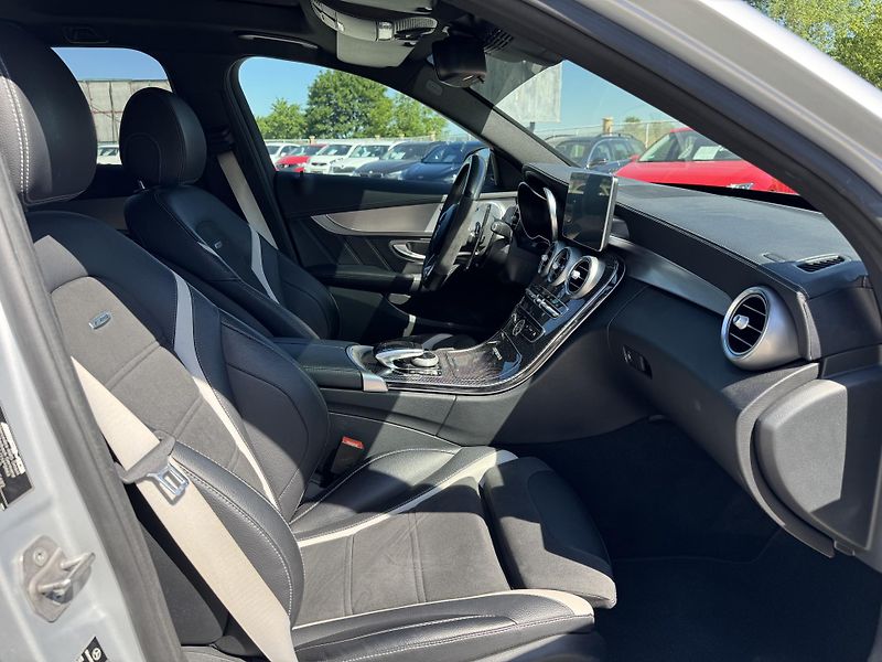 Mercedes-Benz Třídy C (2017) C63S AMG V8 Biturbo REZERVACE - fotka 26 z 30