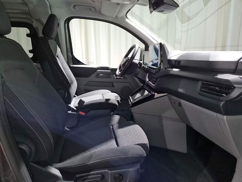 Ford Tourneo Custom (2026) Nugget Titanium 320 L2 - fotka 4 z 12