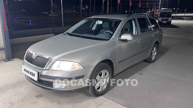 Škoda Octavia (2008) 1.9 TDi, 2.maj,ČR, Elegance - fotka 1 z 4