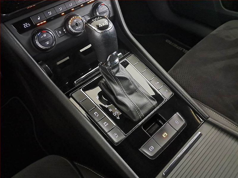 Škoda Superb (2017) Ambition Plus 2.0 TDI 4x4 - fotka 13 z 22