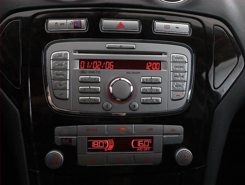 Ford Mondeo (2008) 1.8 TDCi, po STK - fotka 12 z 16