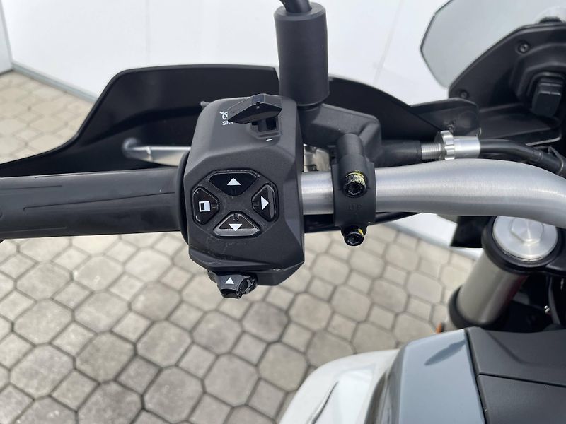 Moto Guzzi (2026) V85 TT E5+ - fotka 12 z 13