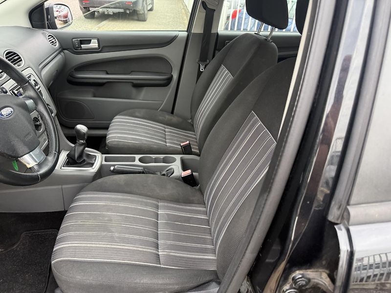 Ford Focus (2009) 1.6 td - fotka 25 z 40