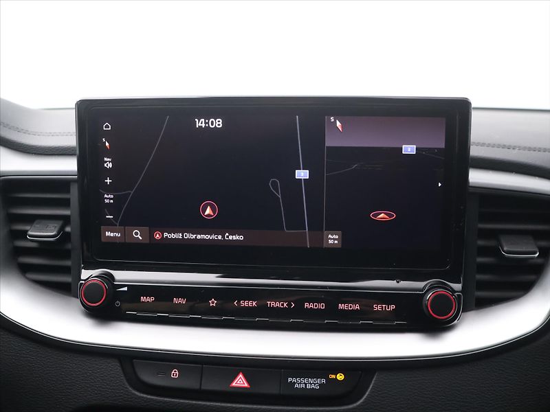 Kia Ceed SW 1,5 T-GDI 118kW TOP DCT CZ - fotka 19 z 30