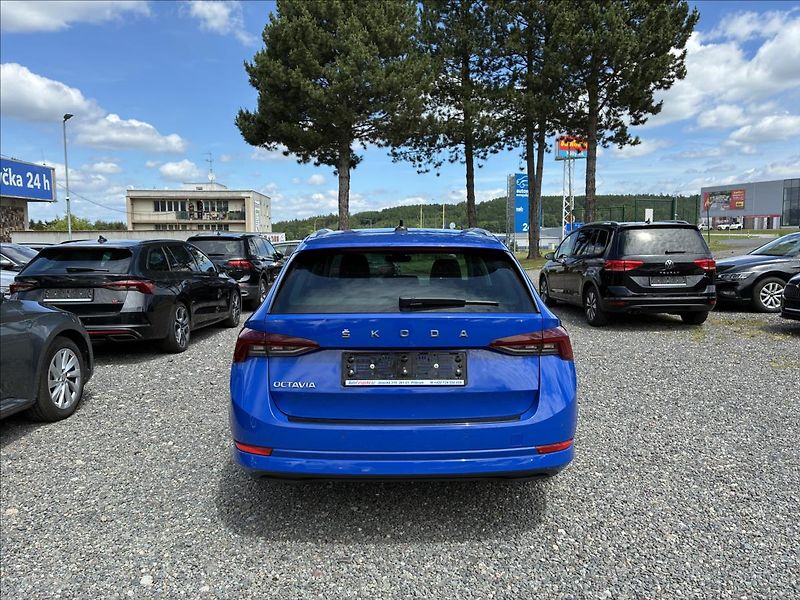 Škoda Octavia 2,0 TAŽNÉ,EL.KUFR,HEAD-UP - fotka 8 z 32