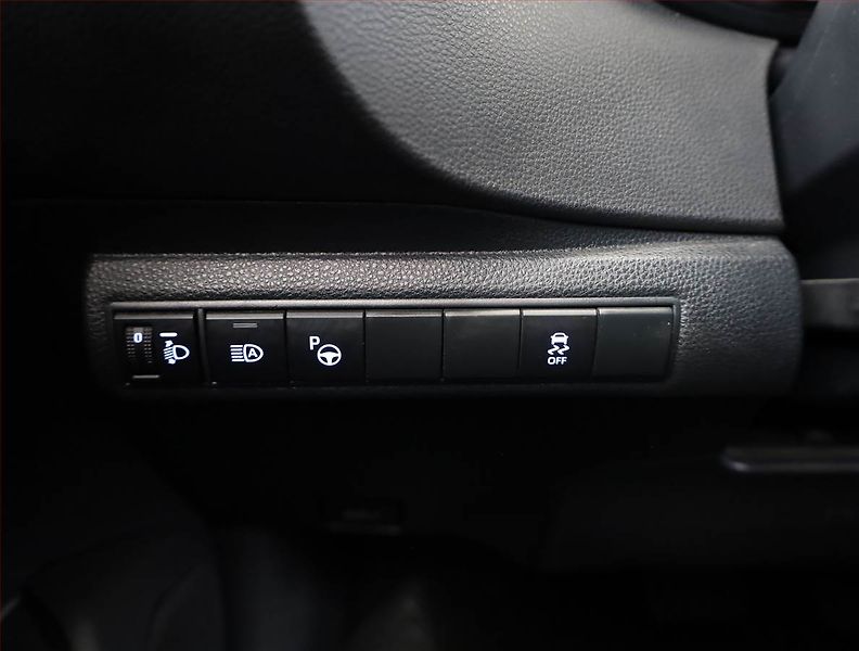 Toyota Corolla (2020) 1.8 Hybrid - fotka 18 z 20