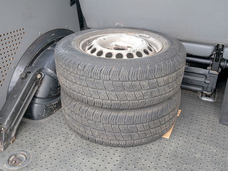 Volkswagen Transporter (2006) 2.5TDI 96KW LONG – 8 SEDADEL - fotka 29 z 34