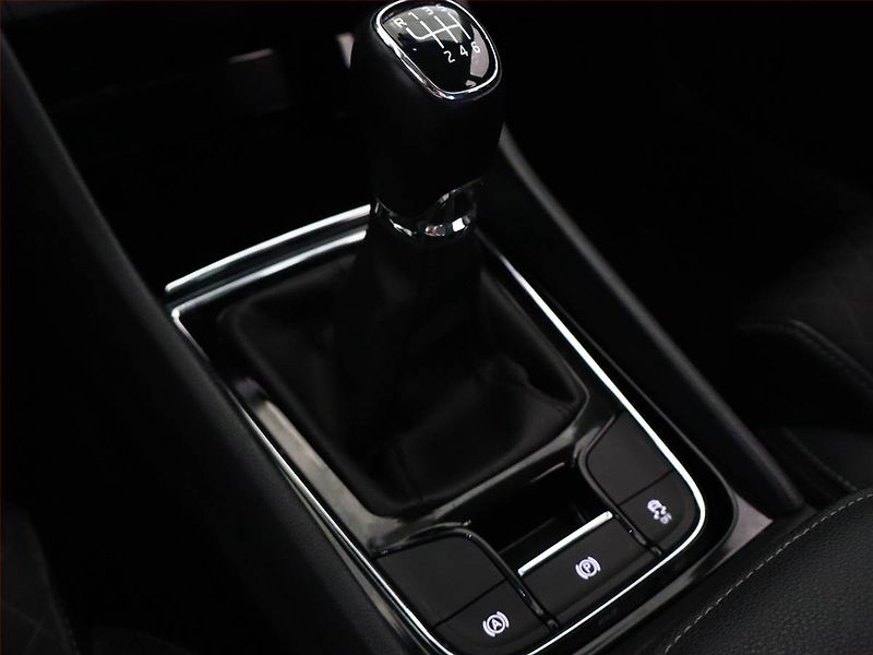 Škoda Karoq (2018) Style 1.6 TDI, Serv.kniha - fotka 14 z 20