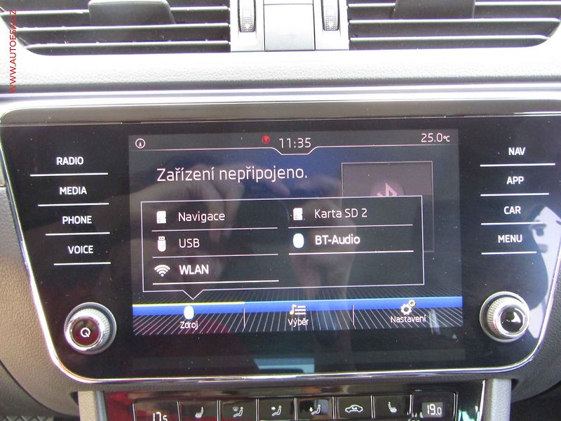 Škoda Superb (2018) 1.8 TSi, Style, DSG, Webasto - fotka 19 z 24