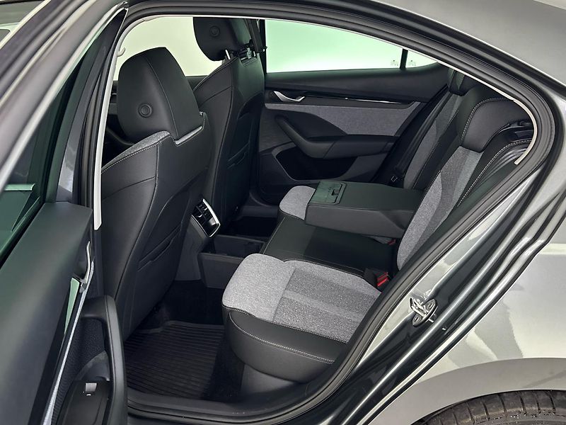 Škoda Octavia Top Selection DSG - fotka 8 z 29