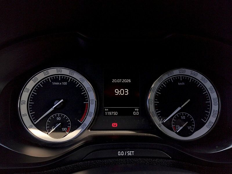 Škoda Karoq (2022) Executive 2,0 Tdi 110 Kw 4x4 D - fotka 7 z 33