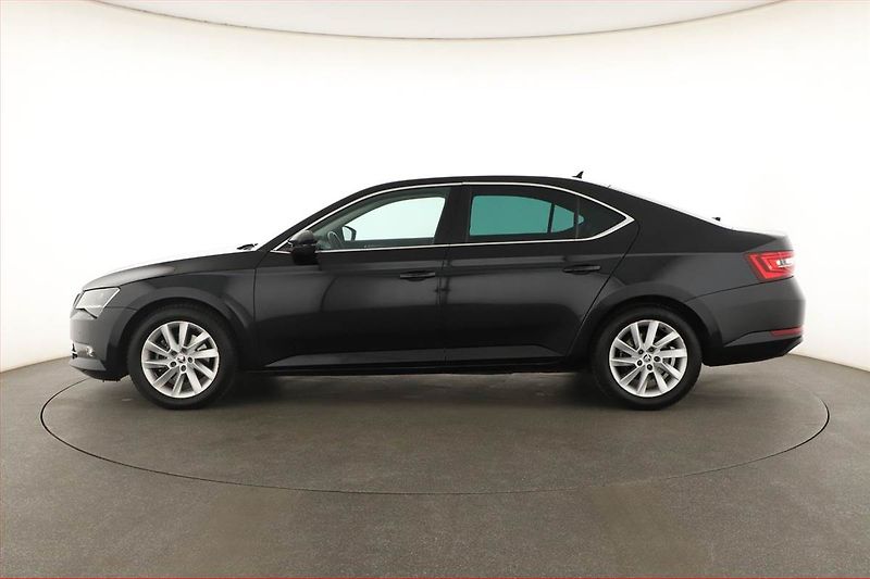 Škoda Superb (2018) 1.6 TDI, Automat, Kůže, Navi - fotka 3 z 20