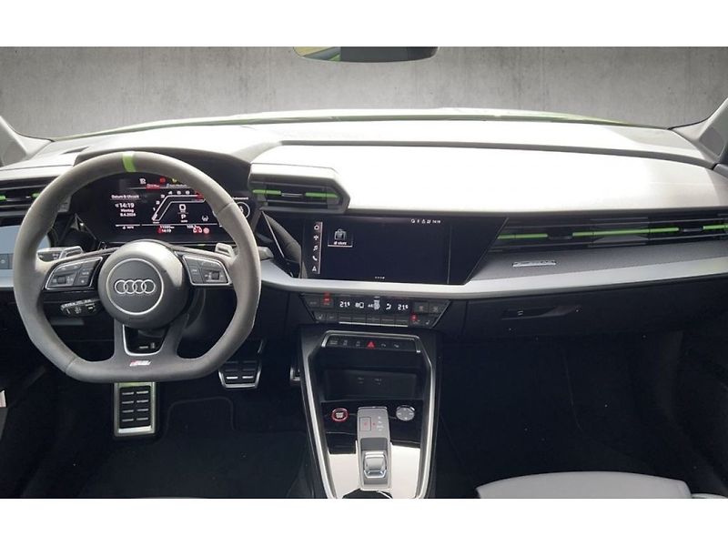 Audi RS 3 Sportback 2.5TFSI Quattro - fotka 3 z 4