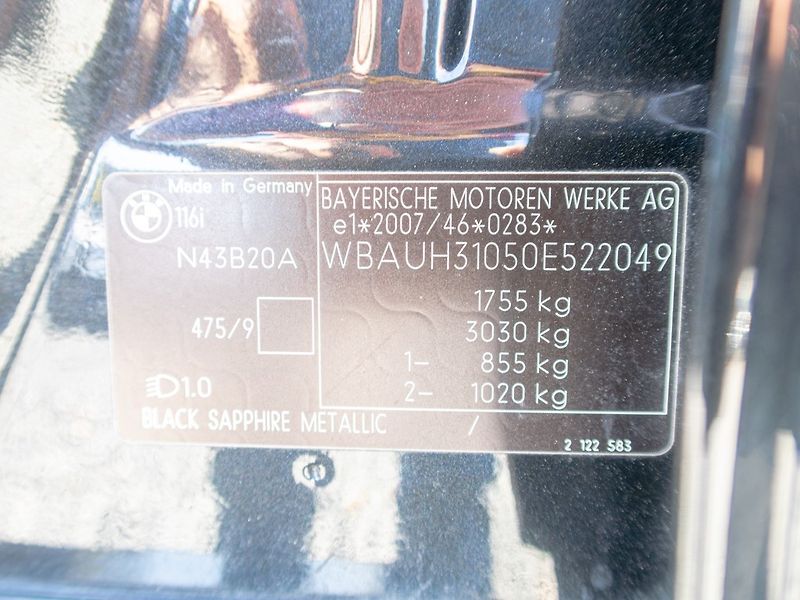 BMW Řada 1 (2010) 116i 90KW – 2x KOLA - fotka 41 z 43