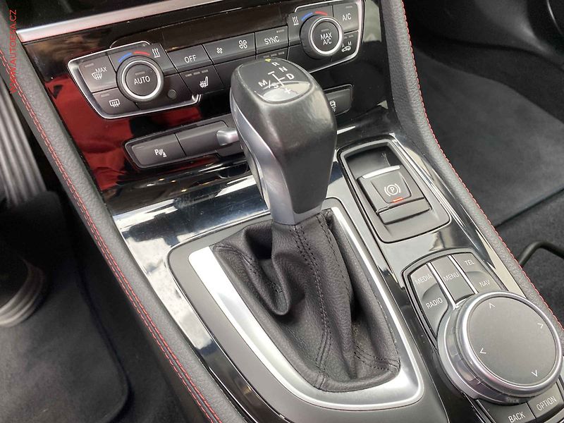 BMW Řada 2 (2016) 2.0 i 220 i, Sport Line, AT - fotka 16 z 21