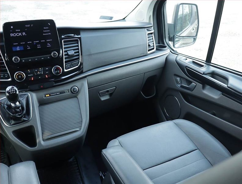 Ford Tourneo Custom (2019) Titanium 2.0 EcoBlue mHEV - fotka 8 z 20