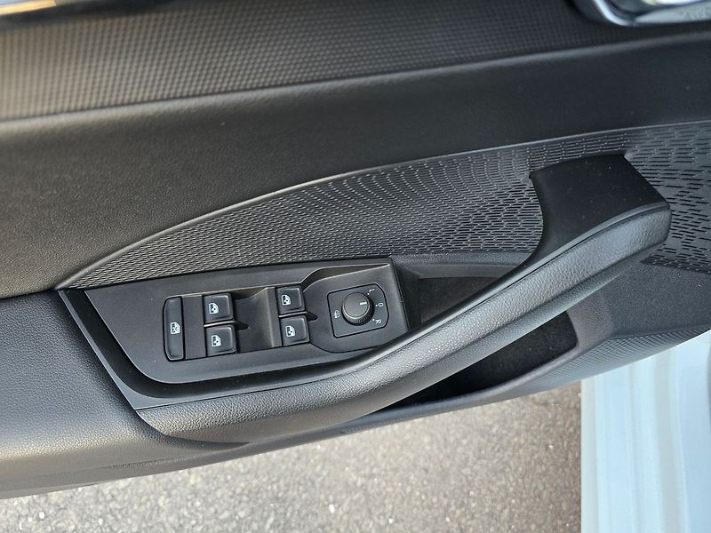 Škoda Octavia 2.0TDi 110kW DSG 1.Maj. ČR - fotka 19 z 39