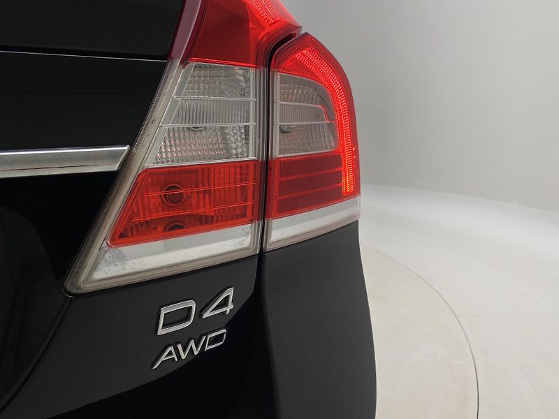 Volvo XC70 D4 AWD SUMMUM AUT CZ - fotka 34 z 39