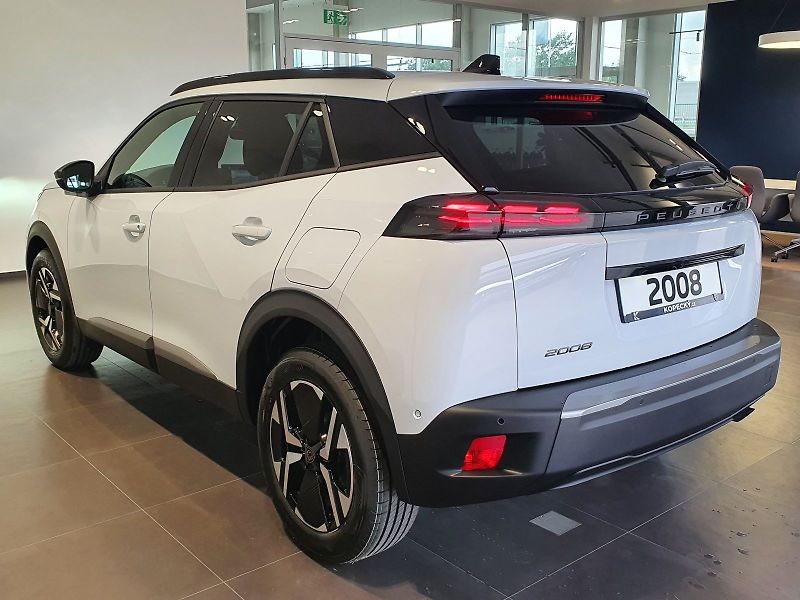 Peugeot 2008 (2026) ALLURE 1.2 TURBO 100k MAN6 - fotka 4 z 17