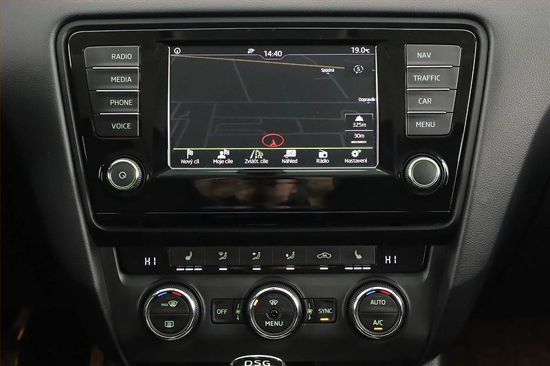 Škoda Octavia (2016) 1.6 TDI, Automat, Navi - fotka 14 z 18