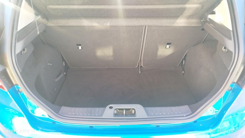 Ford Fiesta (2013) 1.25 16v  60 kw top stav - fotka 22 z 28