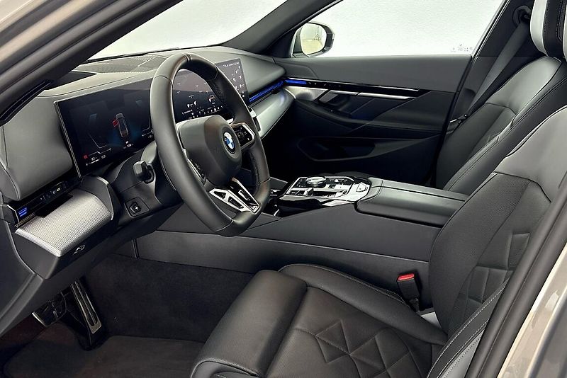BMW Řada 5 540d xDrive Sedan - fotka 6 z 18