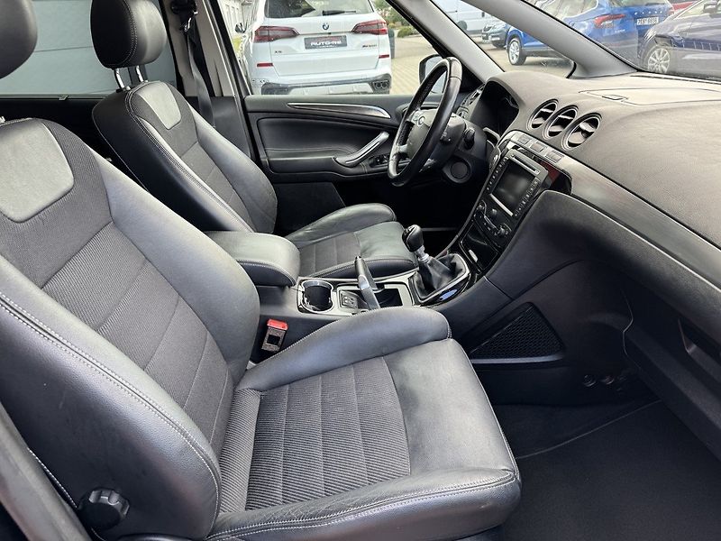 Ford S-MAX (2014) 2.0TDCi Titanium Navi Pano - fotka 16 z 46