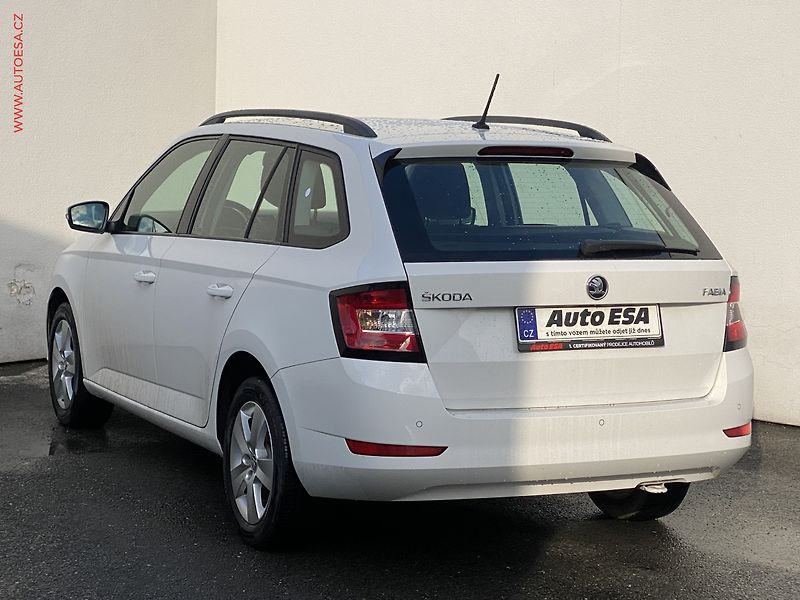 Škoda Fabia (2019) 1.0 TSi, ČR, Ambition, +kola - fotka 6 z 17
