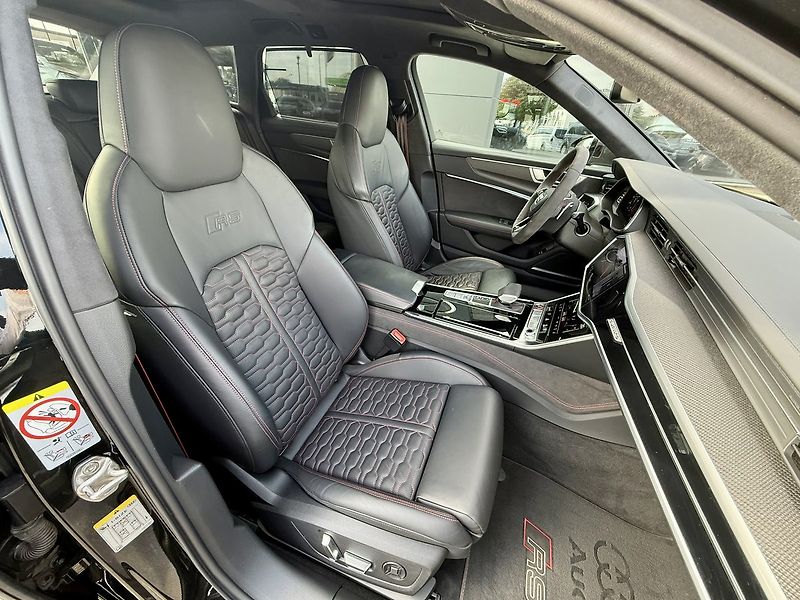 Audi RS 6 (2022) Avant TFSI 441 kW quattro - fotka 45 z 53