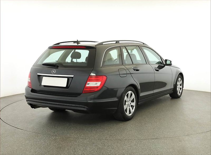 Mercedes-Benz Třídy C (2012) C 200 CDI, Automat, Xenony - fotka 5 z 19