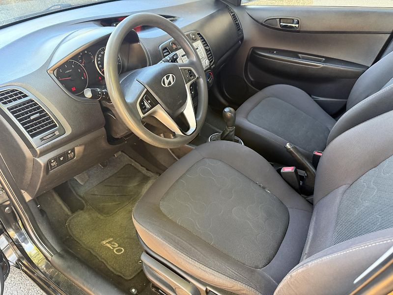 Hyundai i20 1,4CRDI  - fotka 8 z 18