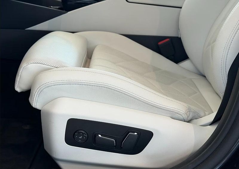 BMW i5 eDrive40 Touring M Kam Tažné - fotka 9 z 23