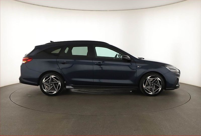 Hyundai i30 (2025) 1.5 T-GDI MHEV 48V, N-Line - fotka 6 z 18