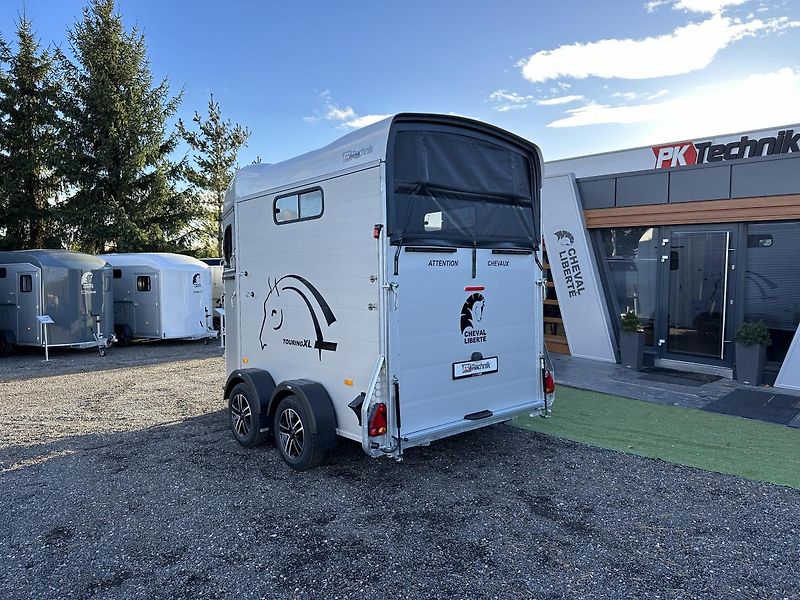 Cheval Liberté (2026) Touring XL, BÍLÝ  - fotka 6 z 37