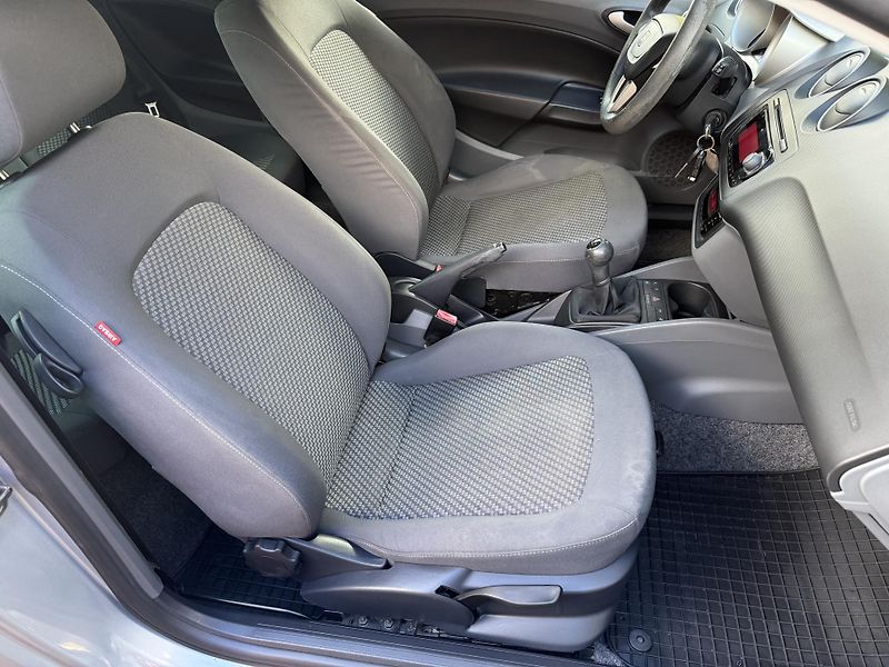 Seat Ibiza 1,4i AUT. KLIMATIZACE - fotka 13 z 20