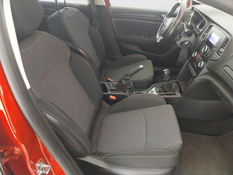 Renault Mégane (2019) 1.3 TCe, ČR,1.maj, Serv.kniha - fotka 9 z 17