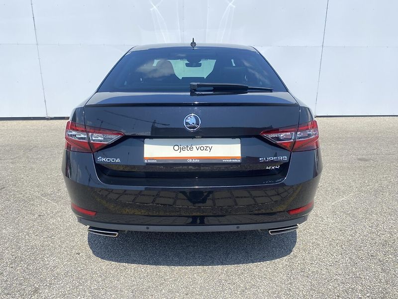 Škoda Superb 2.0 TSI 200 kW 4x4 DSG - fotka 6 z 30