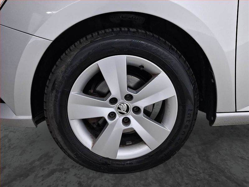 Škoda Fabia (2019) 1.0 TSI, Serv.kniha, Tempomat - fotka 14 z 18