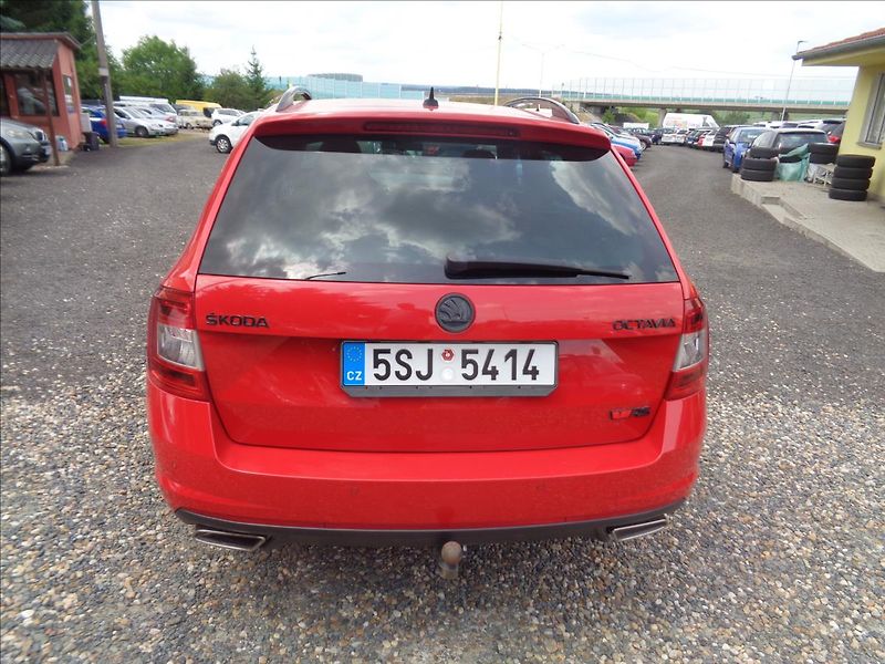 Škoda Octavia 2,0   RS - fotka 17 z 21